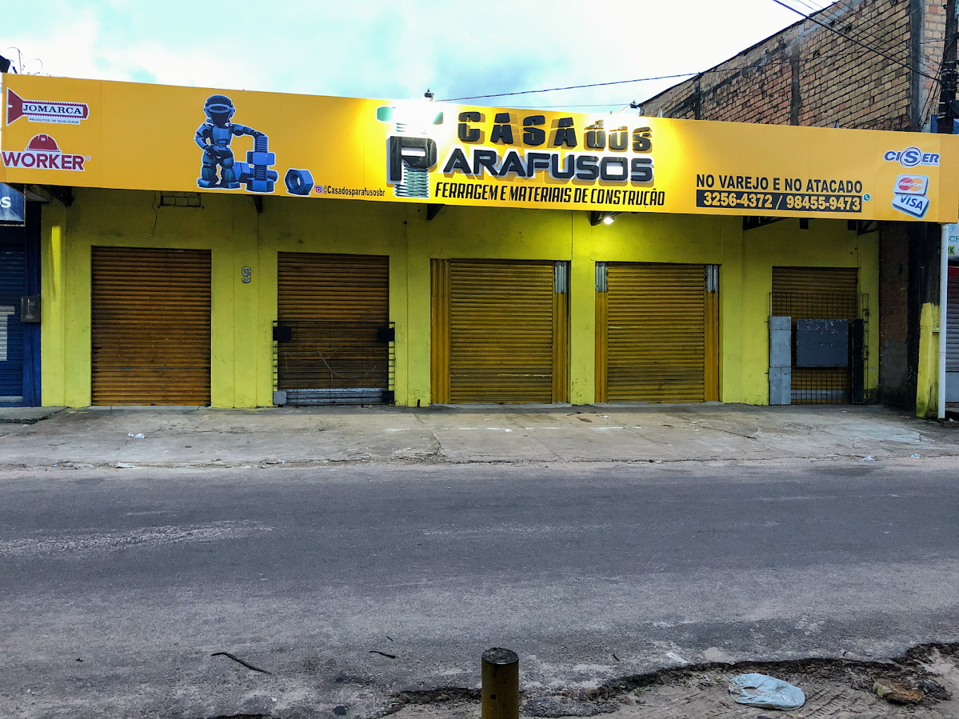 Fachada Casa dos Parafusos